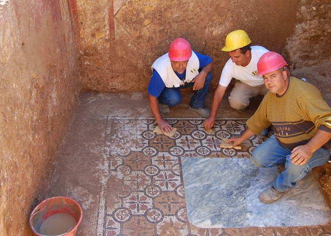 Turris restituisce affreschi e mosaici 