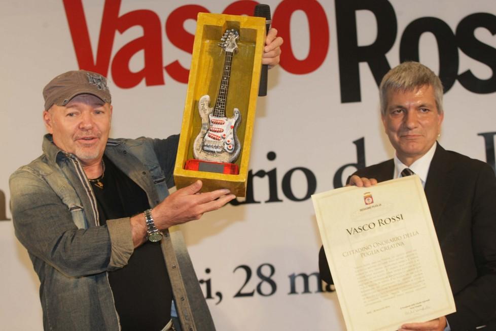 Musica: Vasco cittadino onorario della Puglia creativa 