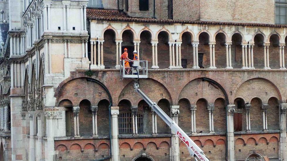 I lavori per la nuova illuminazione