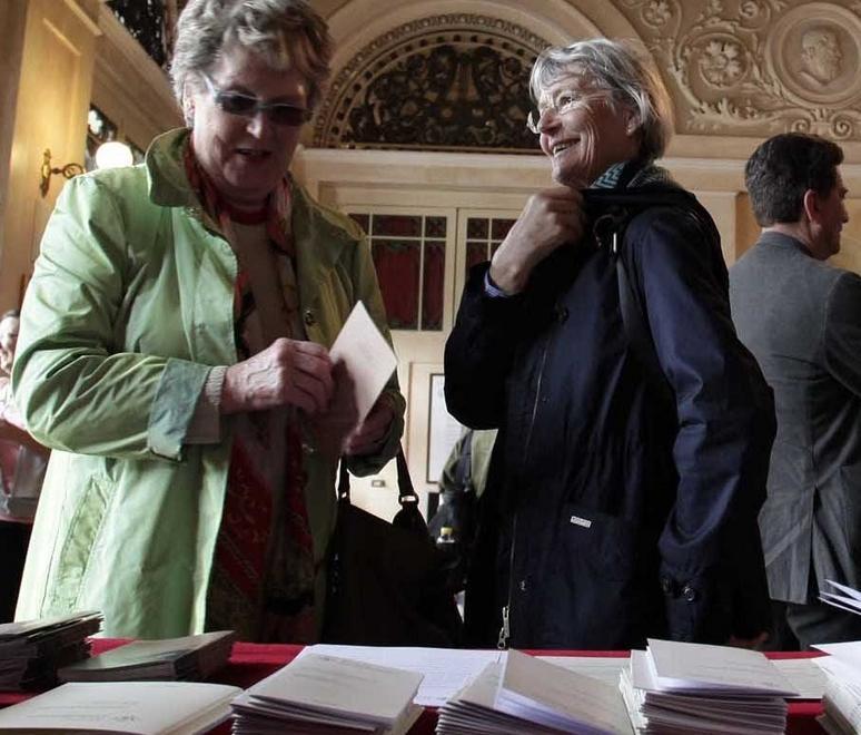 Platea affollata e centinaia di contatti web 