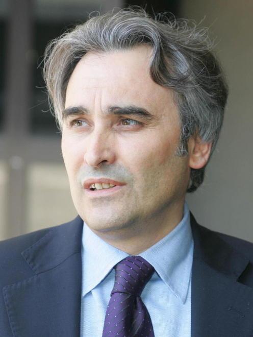 «Non spaccio, vendo fazzolettini» 