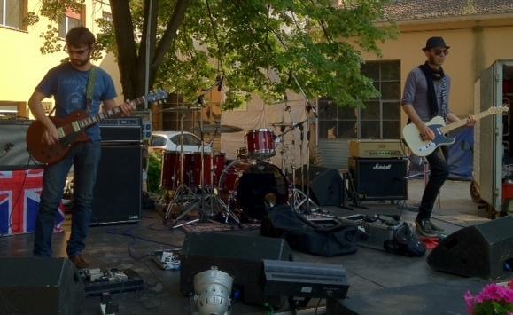 Musica british e birra acida con star internazionali 