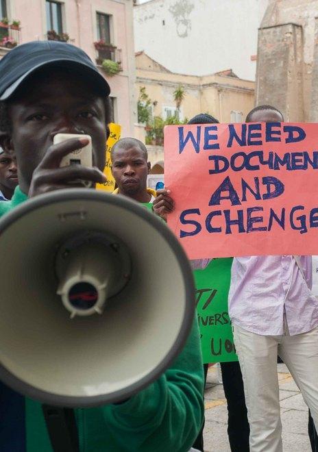 Ospitalità, Sos dei profughi