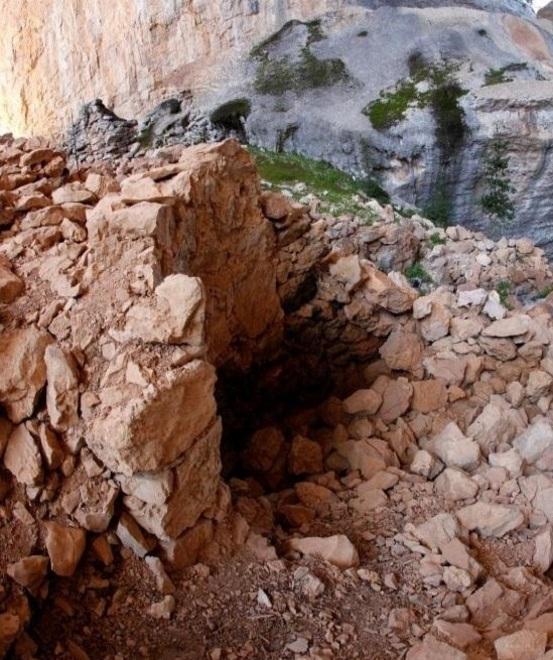 Un’enorme dolina nel Supramonte