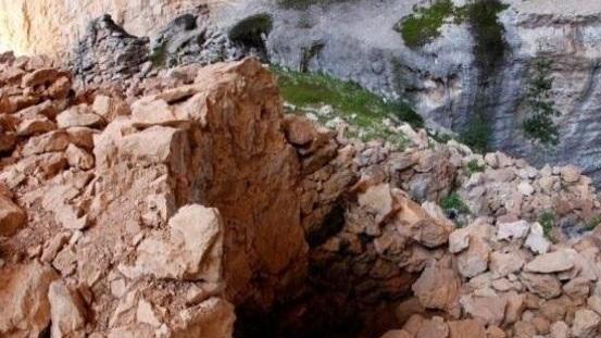 Un’enorme dolina nel Supramonte