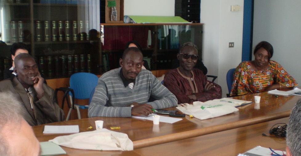 Come smaltire i rifiuti, Senegal a lezione in città