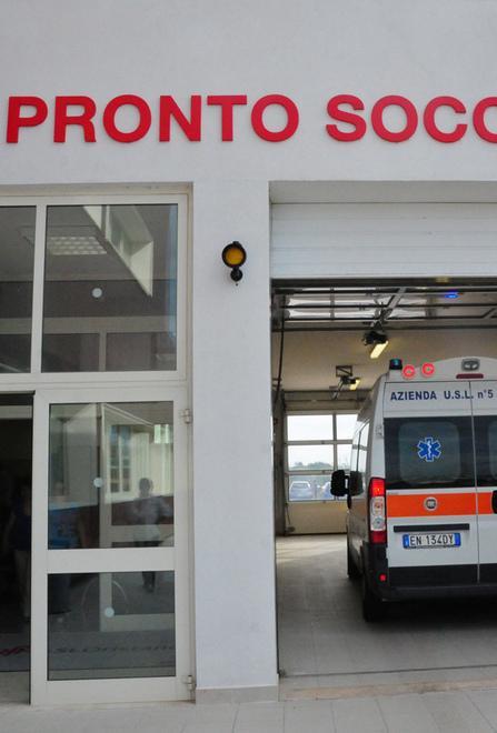 Fuori strada con l’auto: donna ferita