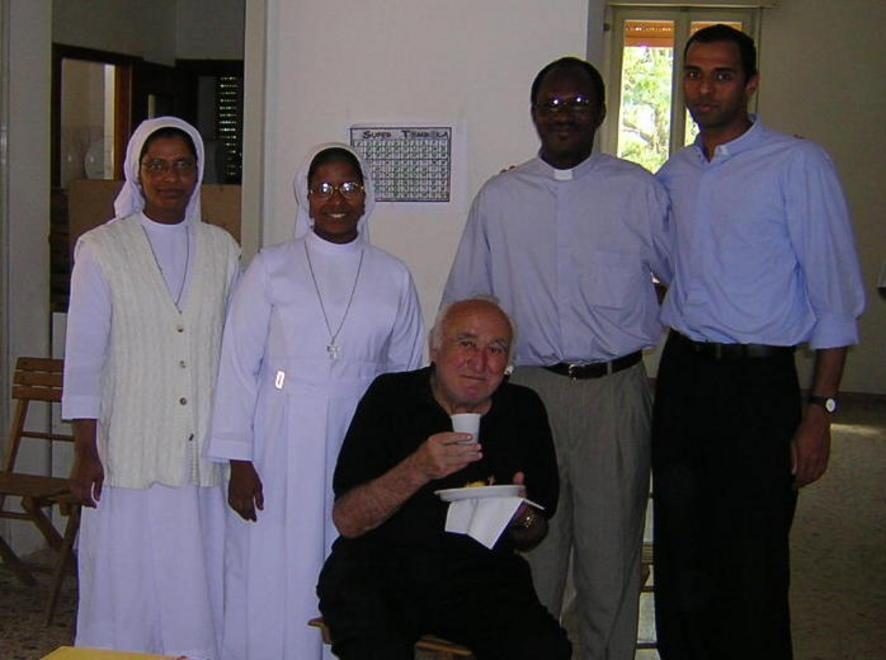 Le due suore indiane lasciano Vezzano 