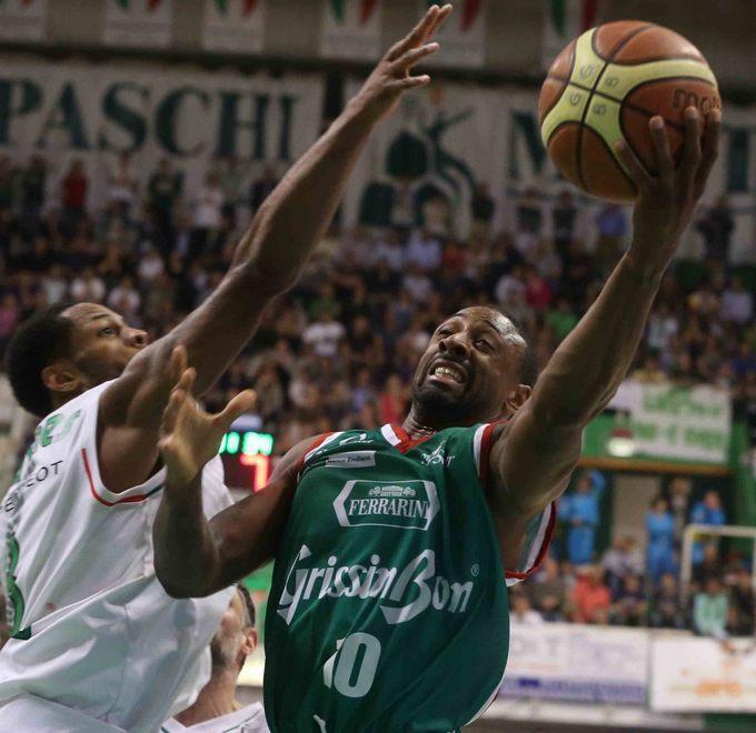 «Commesse ingenuità clamorose» 