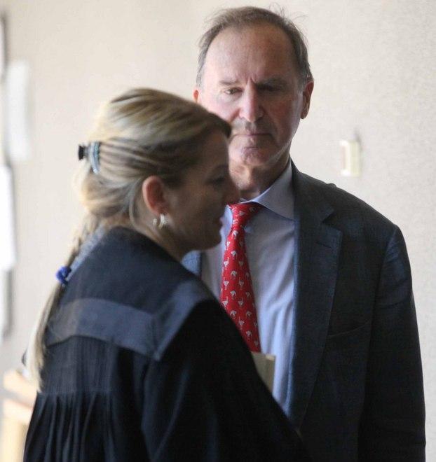 Processo a De Tata, scontro sui metodi 