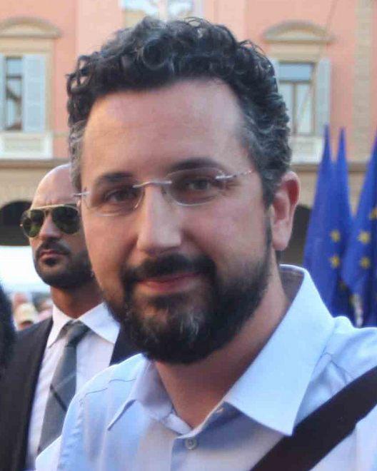 Ballottaggio, già bagarre tra 5 Stelle e Pd 