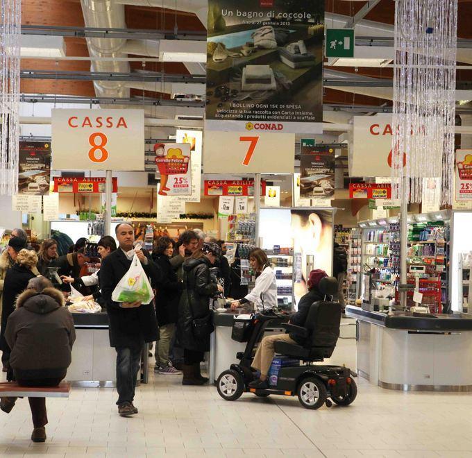 Un 2 giugno al centro commerciale 