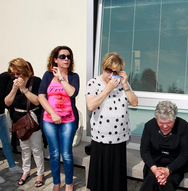 Lo sfogo dei familiari: «I nostri figli? Morti per colpa del denaro» 