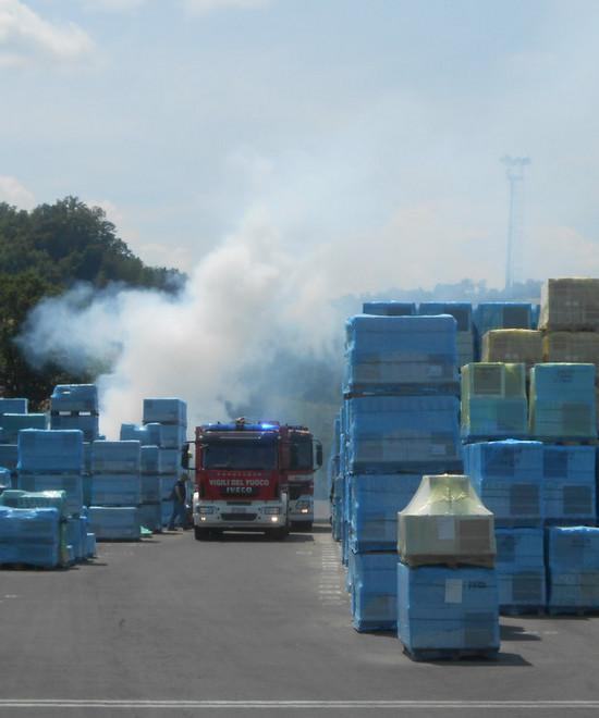 Grosso rogo di mattonelle alla Gresmalt 