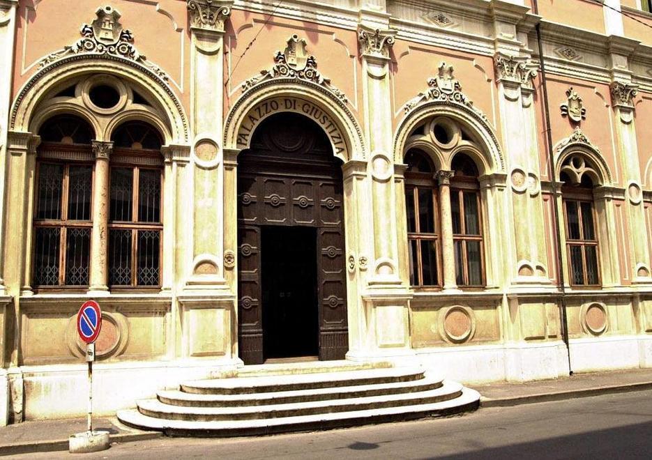 Sedicenne si toglie la vita Denunciato il fidanzato 