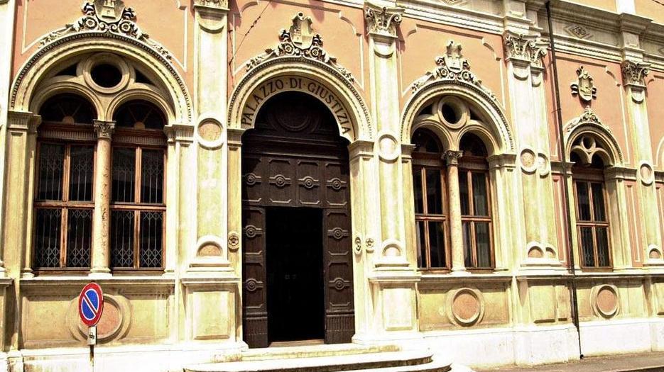 Sedicenne si toglie la vita Denunciato il fidanzato