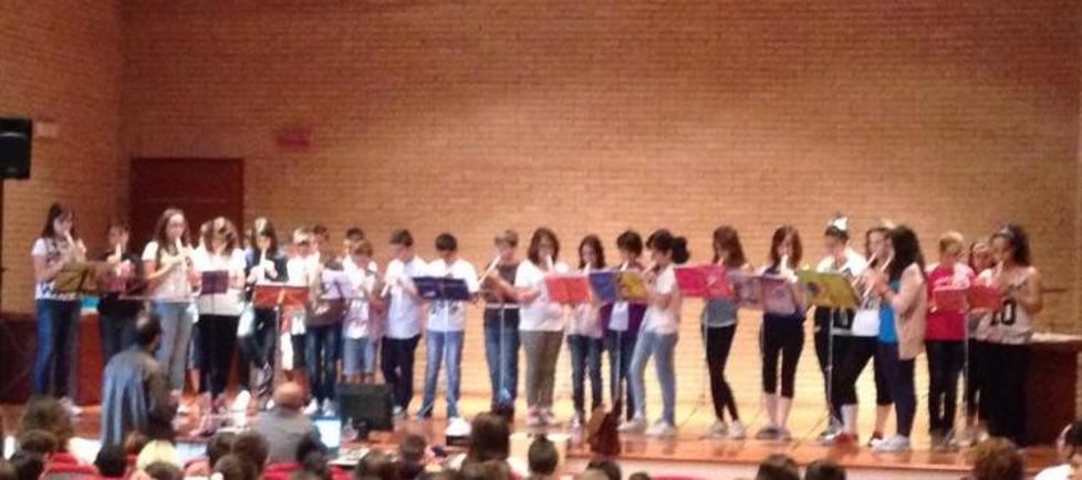 «É leggera la musica», applausi per tutti 