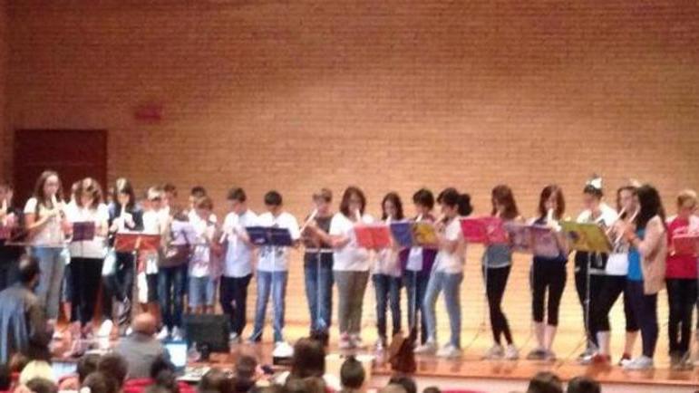 «É leggera la musica», applausi per tutti