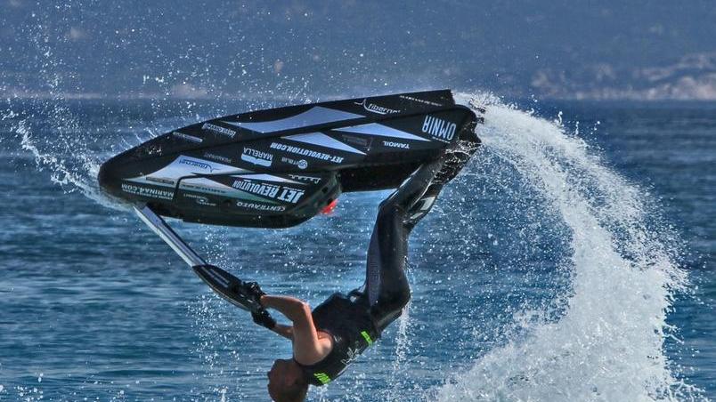 Ritorna a Golfo Aranci lo spettacolo delle moto d’acqua