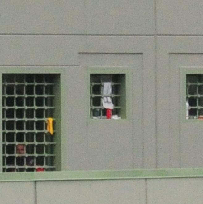 I detenuti accusano: «Siamo deportati» 