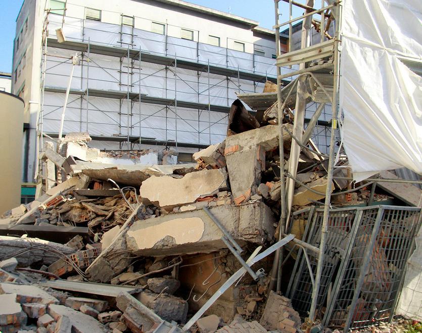 Prima Cardiologia, poi Dermatologia e i sequestri al Com. Un anno fa crollò la palazzina