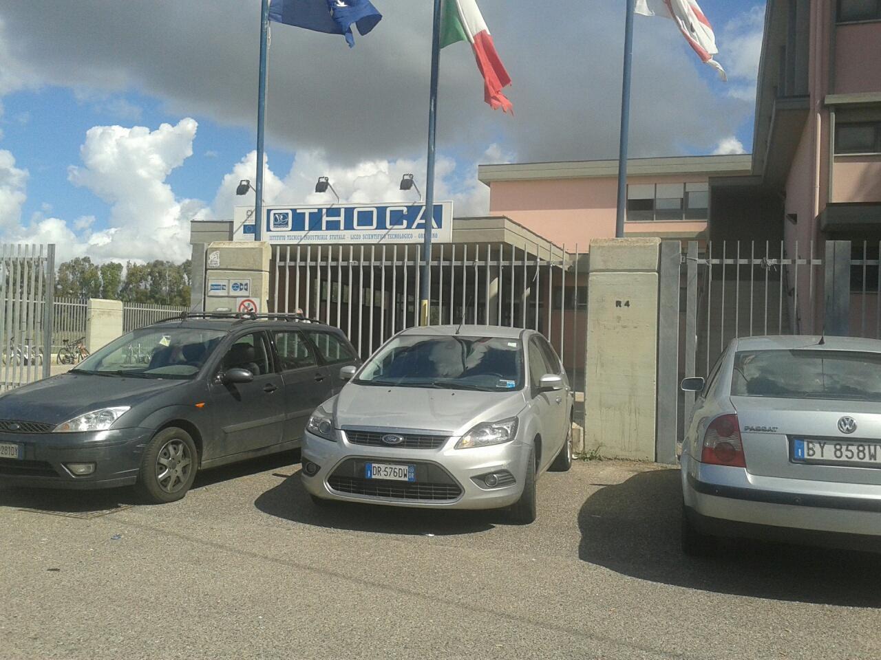 Accoltellata dal compagno di scuola, la studentessa di 16 anni è stata operata