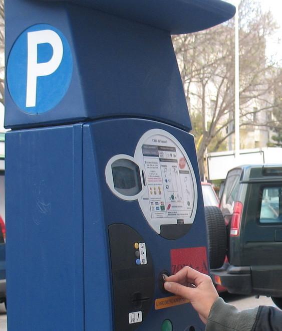 Al via i parcometri Si paga anche al Lido