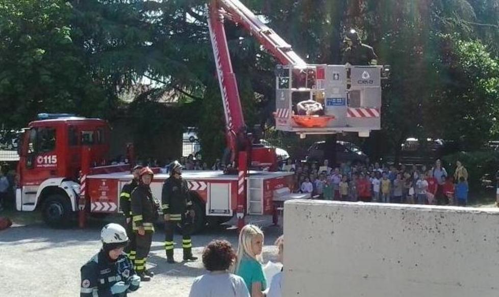 Nube tossica a scuola, è un’esercitazione