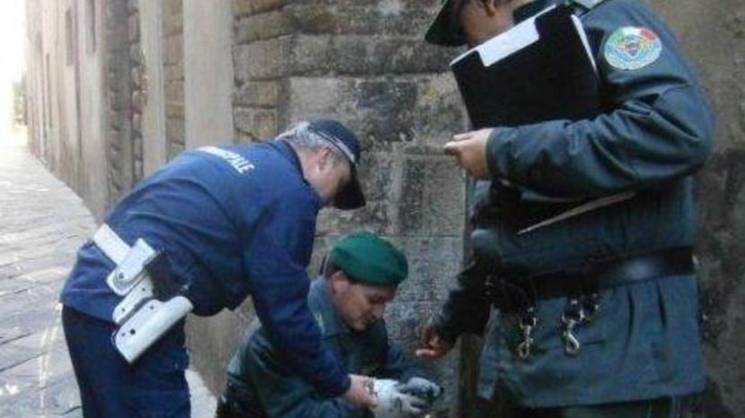 Anpana, multe in centro e in periferia per la spazzatura fuori dalla porta