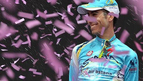 Giro d’Italia, la gioia di Fabio Aru: i colori italiani sul podio