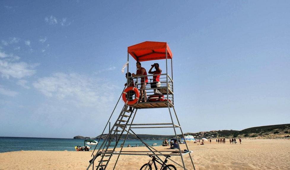 Spiagge libere, il rebus dei bagnini 