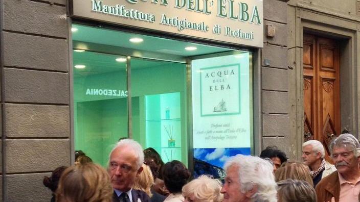Un negozio di Acqua dell’Elba nella via de’ Calzaiuoli