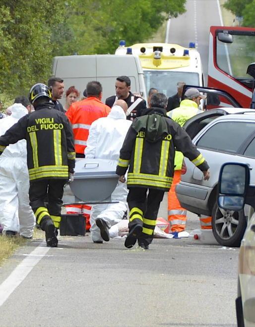 Muore a 61 anni sotto gli occhi del marito 