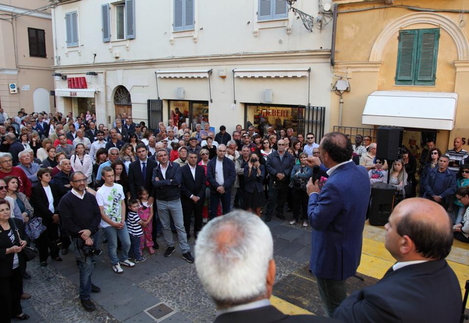 Pd, i big sono con Bruno ma il partito no 