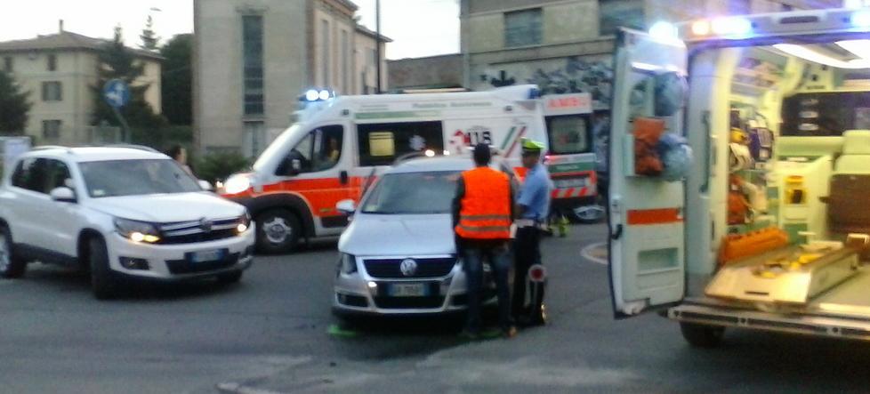 Schianto fra due automobili Ferita anche donna incinta