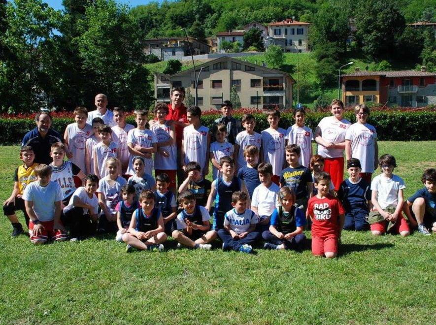 In più di 400 a rincorrere il pallone 