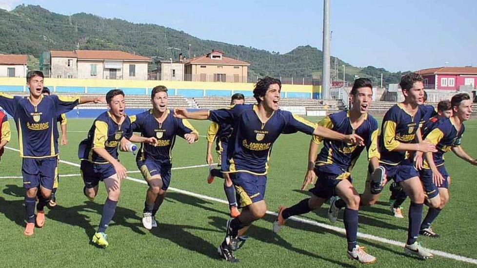 La Carrarese pareggia e passa il turno con merito