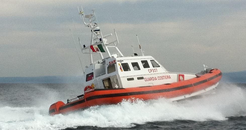 Barca si ribalta a Capo Frasca in salvo quattro diportisti