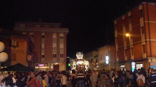 Il centro si scalda e torna a vivere con il carnevale