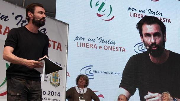 Libertà e giustizia a Modena: una lezione di onestà riempie piazza XX - RIVEDI - FOTO/1 - FOTO/2
