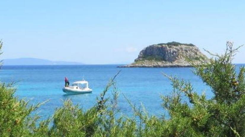Pianosa, gommone “pirata” nell’area marina protetta