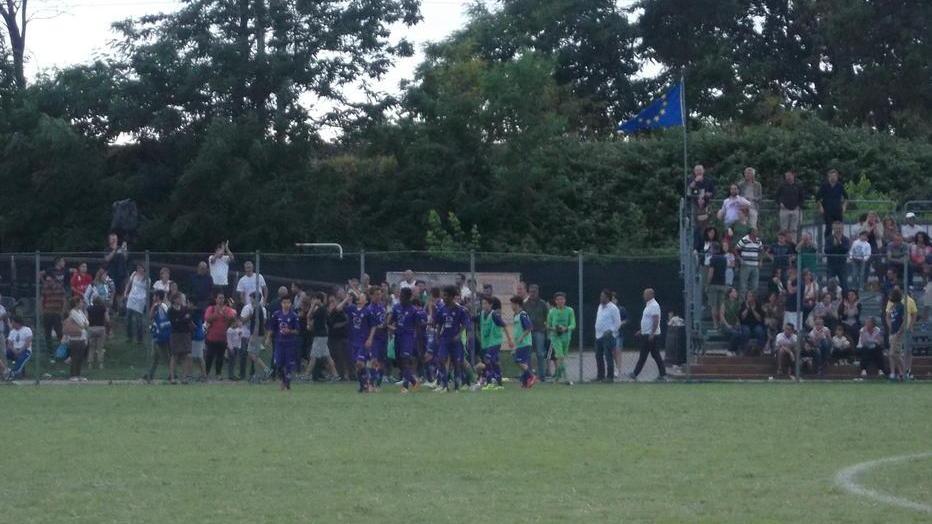 La Fiorentina solleva il trofeo dedicato a Jacopo Menchi