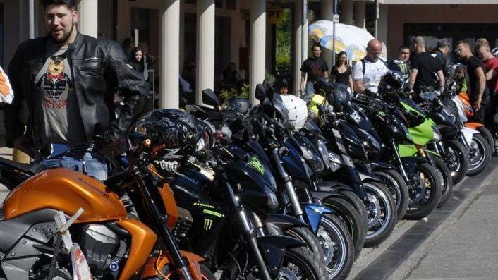 Spettacolo a Scarlino col raduno delle Zeta Kawasaki