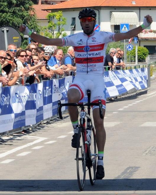 Granfondo Mario Cipollini Elettrico vince al fotofinish