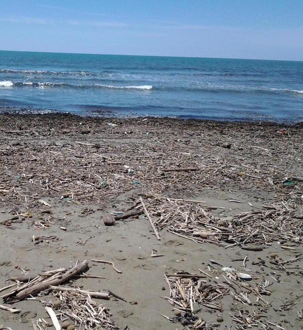 Il lavarone finisce sotto la sabbia 