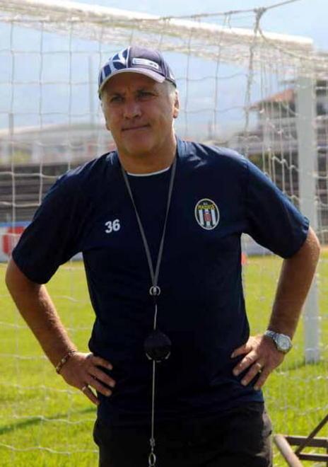 Massese tra chiari e scuri No di Benedetti, Tazzioli sì 