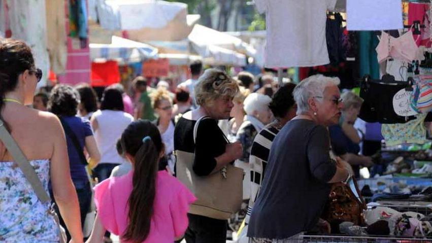 Affari e shopping: il mercato alla Prada convince tutti