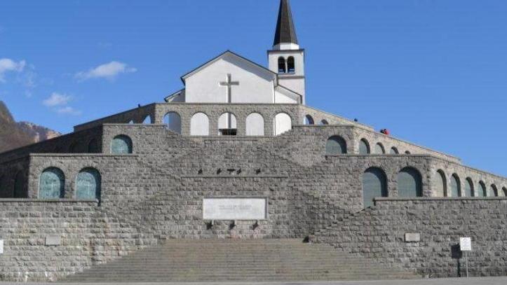 Tomba del nonno disperso trovata dopo cento anni