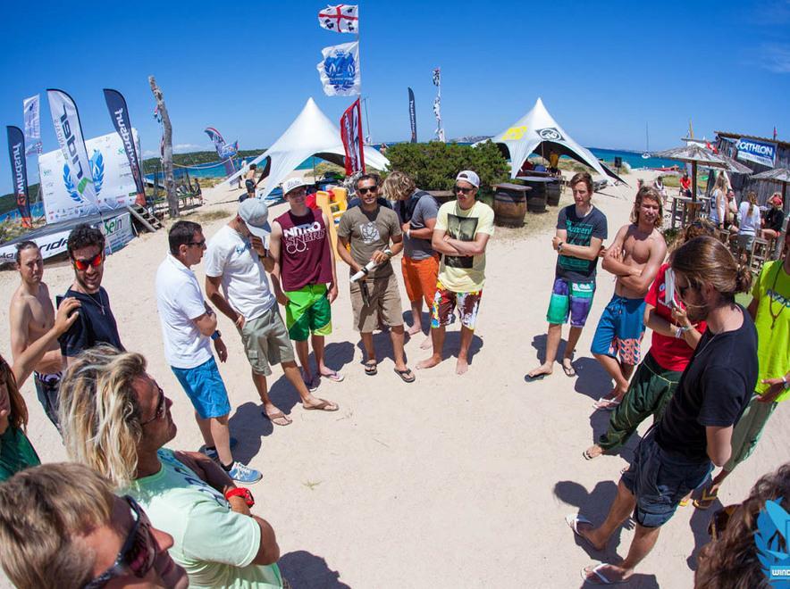 Il popolo del surf sbarca a Coluccia 