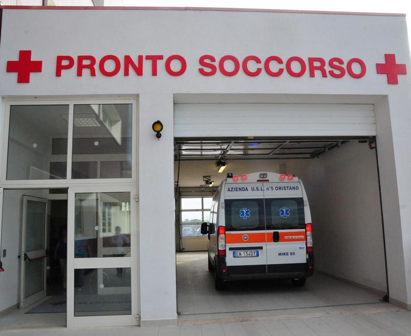 Migliora la ragazza accoltellata 